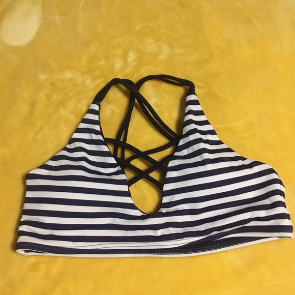 Cupshe medium two piece swim suit - Picture 5 of 7